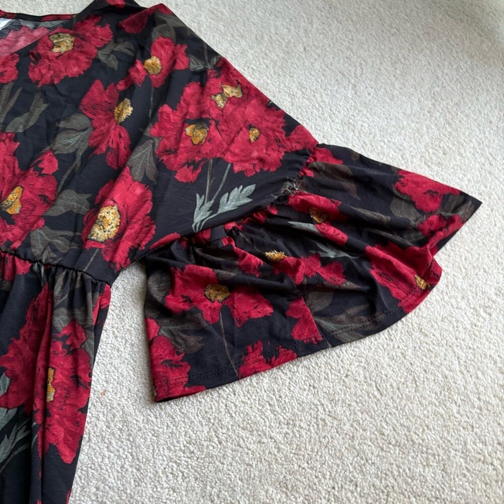 Dear Scarlett Black and Red Floral Top - Picture 5 of 6